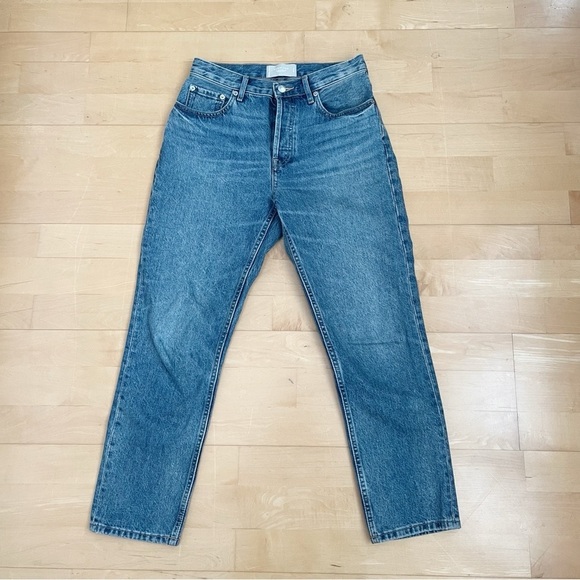Everlane The 90s Cheeky Jeans Crop Straight Leg
Vintage Blue
Size 26 - Picture 4 of 11